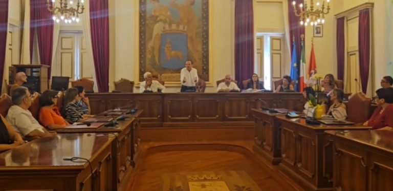 Stabilizzati 31 lavoratori Asu al Comune di Taormina: “Finito il tempo del precariato”