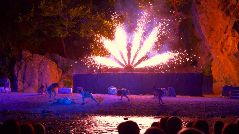 Inferno alle Gole Alcantara, boom di presenze. Nel 2025 in scena Odissea e Orlando Furioso