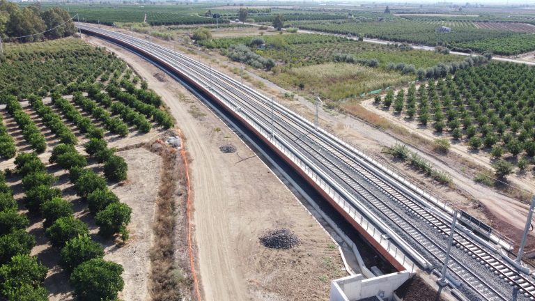 RFI, ultimata la posa dei binari nel tratto fra Bicocca e Catenanuova RFI, ultimata la posa dei binari nel tratto fra Bicocca e Catenanuova