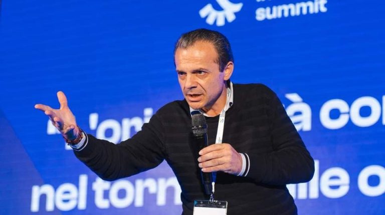 De Luca: “Nascerà la Costa Blu, da Taormina a Messina. Ve la immaginate?”