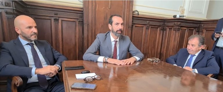 Campagna nuovo dg della Città Metropolitana. E rimane all’Asm Taormina Campagna nuovo dg della Città Metropolitana. E rimane all’Asm Taormina