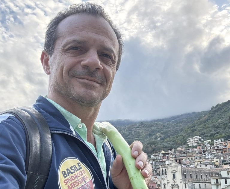 De Luca convoca a Fiumedinisi i vertici di ScN: “Qui per disintossicarmi dalle amarezze…”