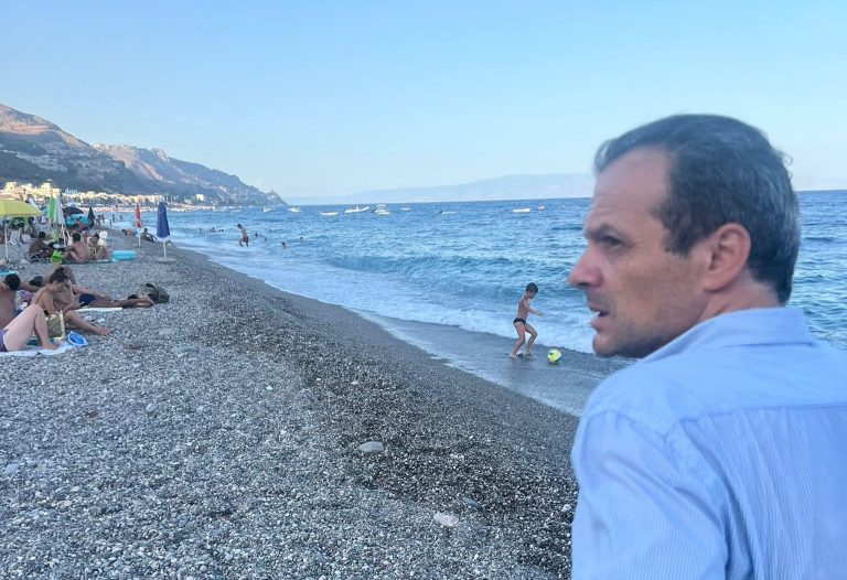 Spiagge Taormina, De Luca avverte i privati: “Nuovo Pudm genererà reazioni…”
