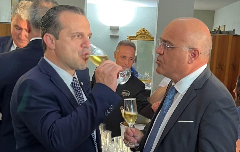 Sfida a sinistra in Sicilia: De Luca in pressing sul Pd, il M5S pensa ad Antoci