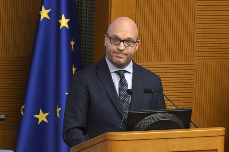 Fontana: “Inaccettabile morire sul lavoro, spezzare tragica catena”