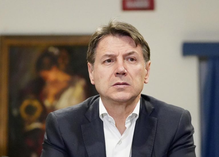 Conte: “Netanyahu spara su nostre basi. Basta armi a Israele”