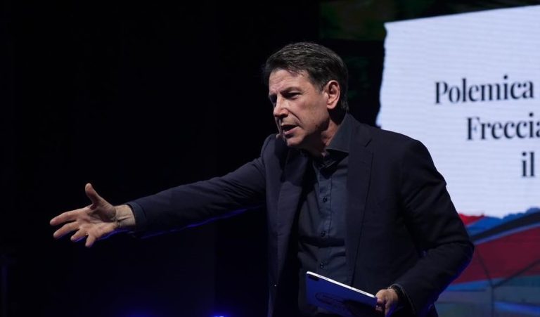 Conte: “Con Meloni 2 anni di bugie e tasse”
