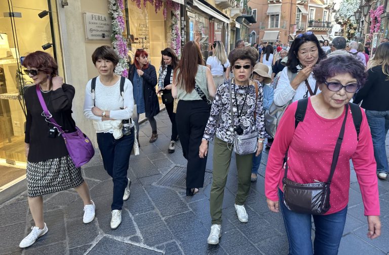 Phocuswright, mercato turistico asiatico in forte crescita. Il boom a Taormina nel 2027 Phocuswright, mercato turistico asiatico in forte crescita. Il boom a Taormina nel 2027