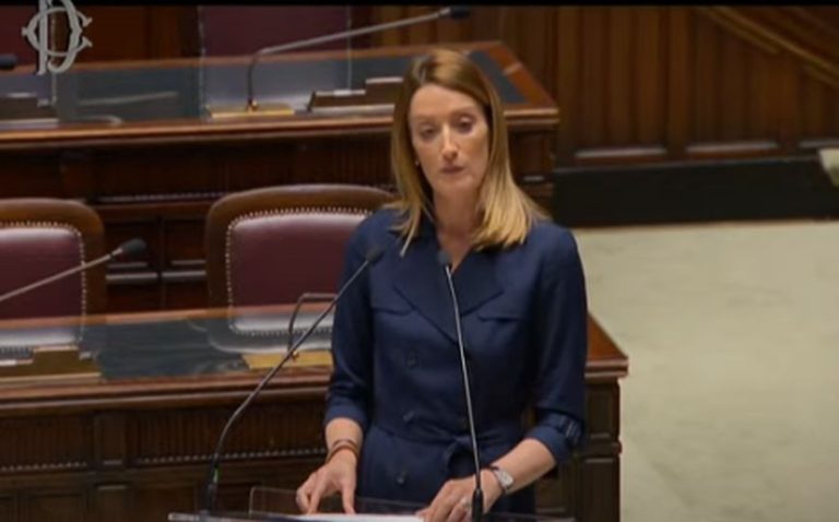 Ucraina, Metsola: “Saldamente dalla sua parte, si tratta dell’Europa”