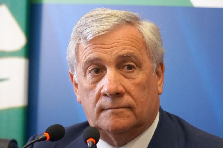 Tajani: “L’Unifil si deve rafforzare, spingere per cessate il fuoco”