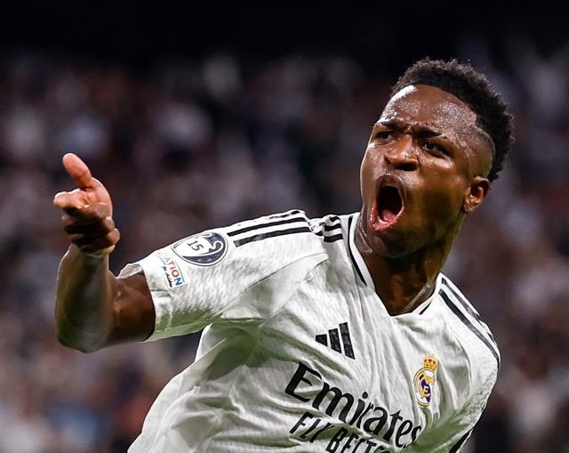 Vinicius stellare, tripletta super e lunedì il Pallone d’Oro