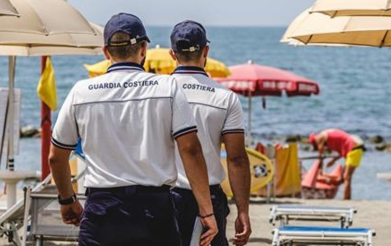 Giardini Naxos, “C’è un corpo in mare”: la drammatica scoperta
