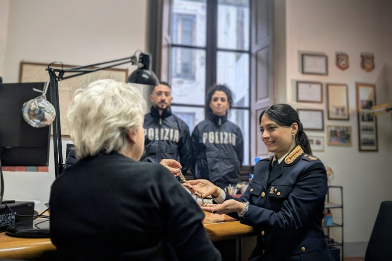 Rapina violenta ad un’anziana: Polizia ferma i presunti autori