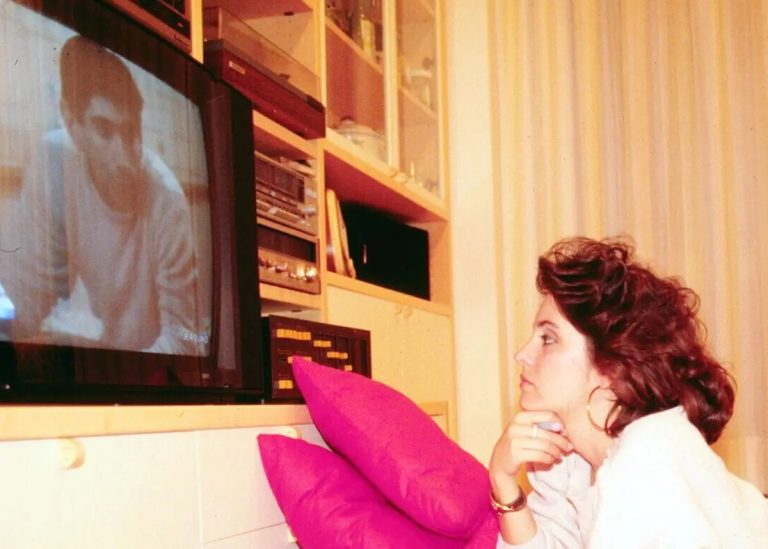 Cresce l’uso del satellite, oltre 15 milioni di italiani guardano la tv con la parabola