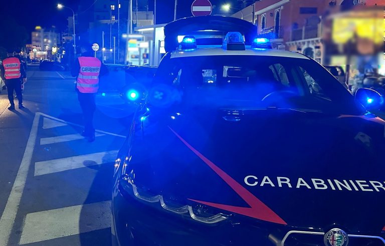 Controlli dei Cc di Taormina: 3 denunce, 2 giovani segnalati per droga