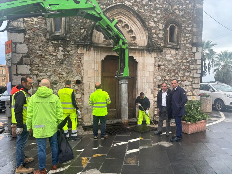 Campagna: “A Taormina grate saldate per il G7 senza pulirle” (VIDEO)