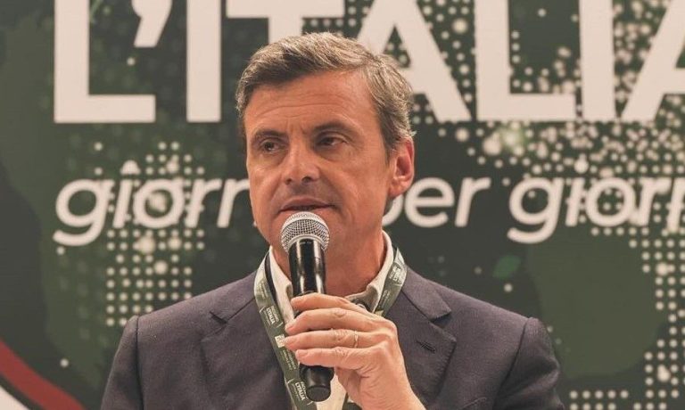 Calenda: “Urso ha mentito agli operai”