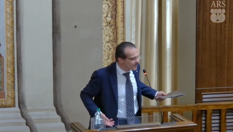 De Luca all’Ars: “Dopo 30 anni a Taormina con me non è mancata l’acqua”