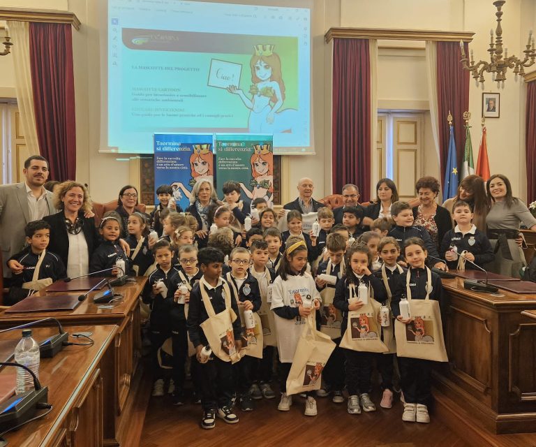 Presentato il progetto “Taormina Bella e Pulita”: al via la campagna per la differenziata
