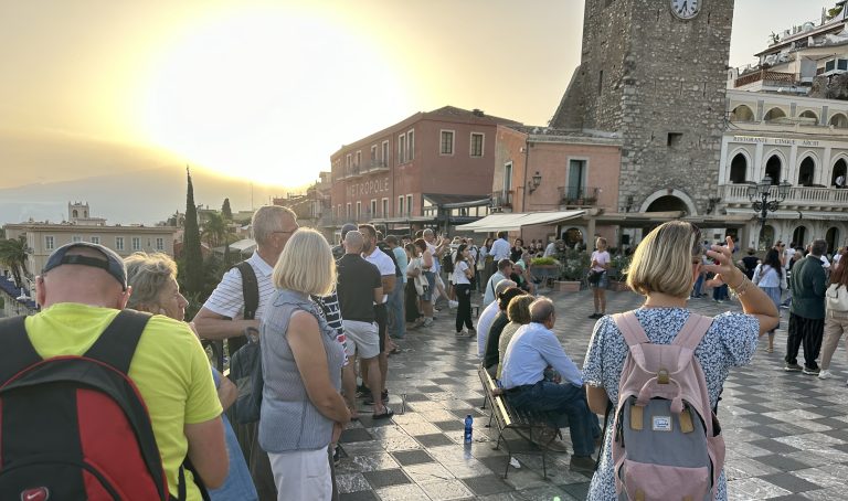 Eventi a Taormina, il Comune punta su Piazza IX Aprile: obiettivo agibilità