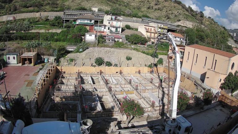 Taormina, a Mazzeo lavori avanti tutta per la nuova scuola