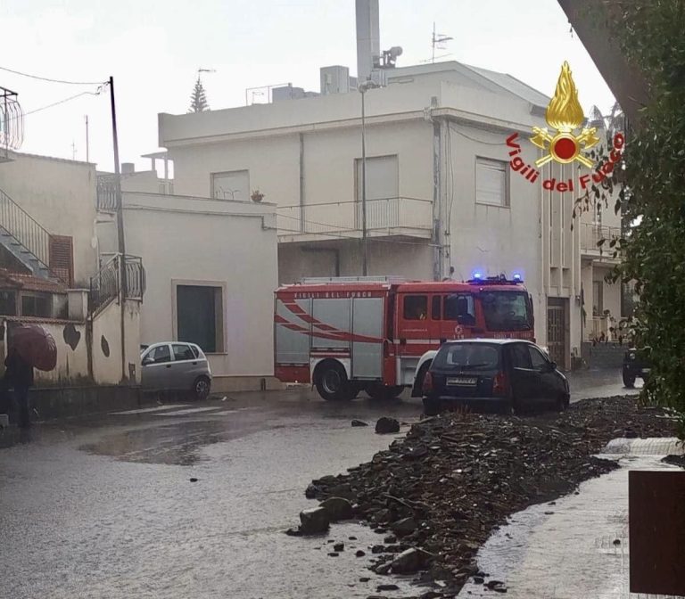 Maltempo in Sicilia, Protezione Civile: “All’opera 150 VdF, volontari partiti da Roma”ggzv