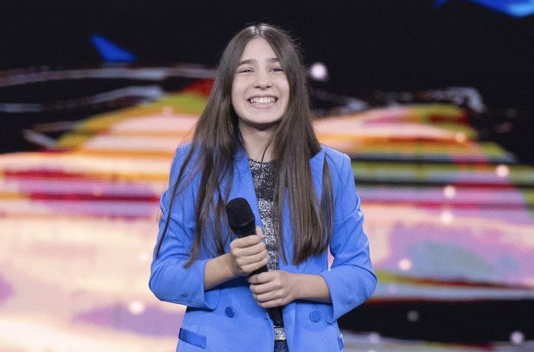 Morgana La Manna chiude l’esperienza a “Io Canto” a testa alta: Taormina e Gaggi applaudono