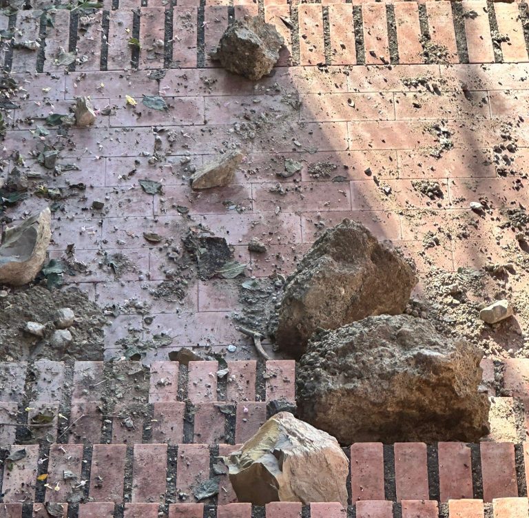 Raneri: “Ho diritto ad accedere a casa mia? Garantire sicurezza in via Madonna delle Grazie”