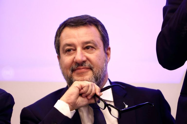 Salvini: “Sarò condannato per aver bloccato gli sbarchi? Lo rifarei”