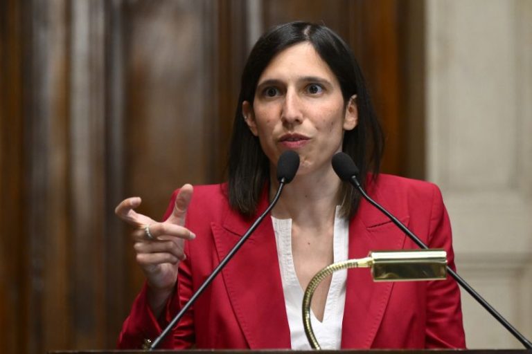 Schlein: “Responsabilità in politica industriale”