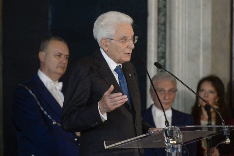Cina, Mattarella: “Riequilibrare rapporti commerciali e investimenti”