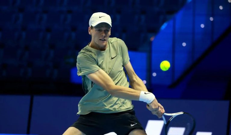 Sinner batte De Minaur al debutto alle Atp Finals