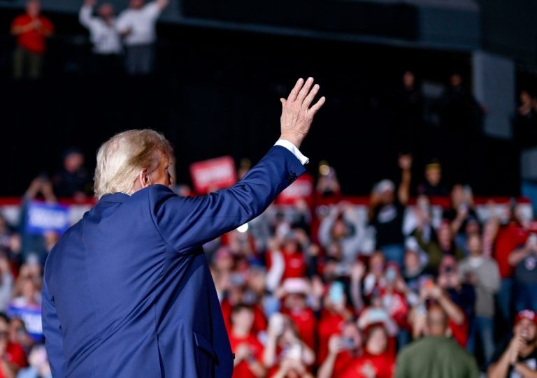 Elezioni Usa, Fox assegna la vittoria a Trump: “E’ lui il presidente”