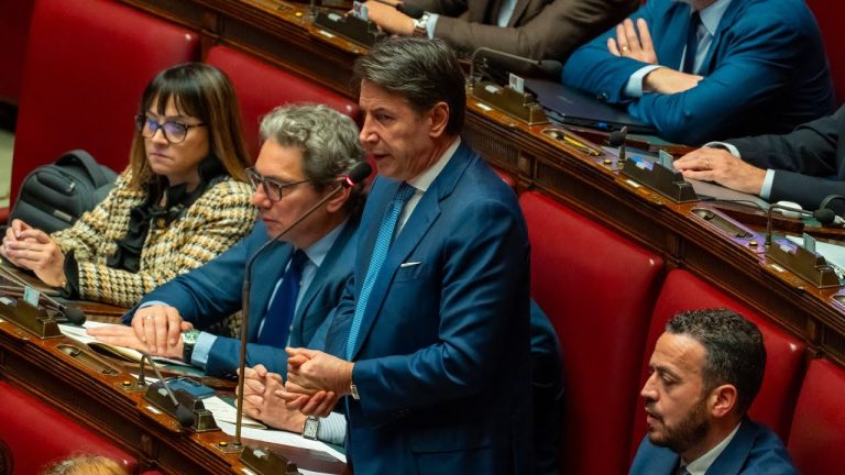 Conte: “L’Italia è una, indivisibile e solidale. Fatevene una ragione”