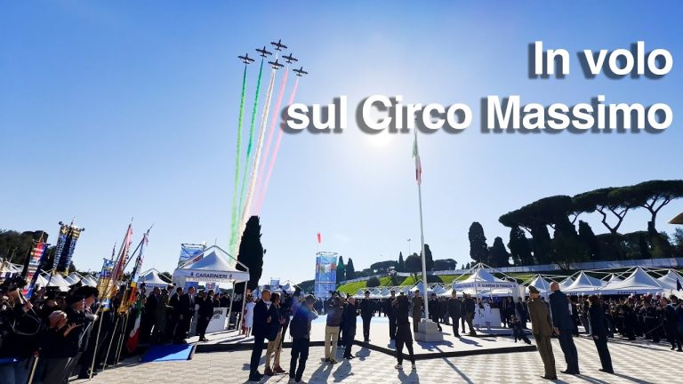 Le Frecce Tricolori in volo sul Circo Massimo