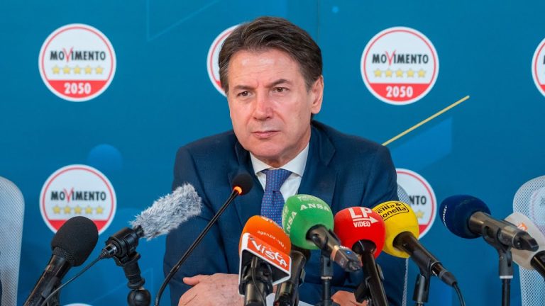 Manovra 2025, Conte: “Meloni sembra Casanova”