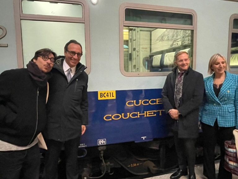 Arriva “Sicilia Express”, il treno per tornare a casa a Natale dal Nord: Taormina è una delle tappe