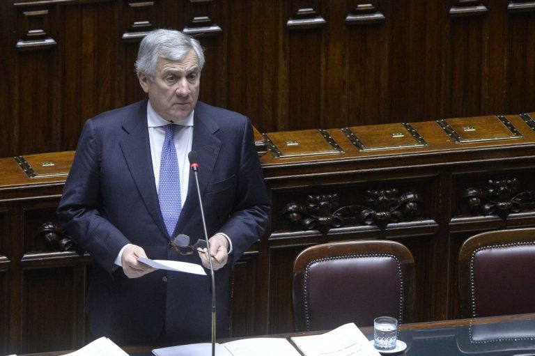 Siria, Tajani: “Tutelare la popolazione e le minoranze religiose”