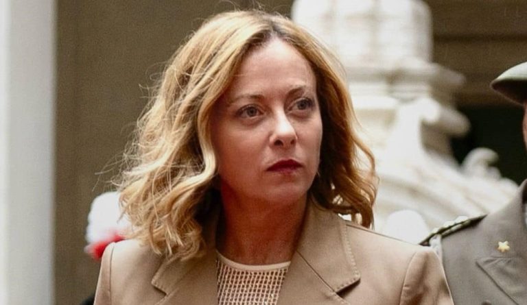 Meloni: “Non vedo le piazze? Le frequento”