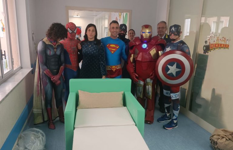 L’Associazione “Angelica la Forza del sorriso” porta i doni di Natale alla Pediatria di Taormina