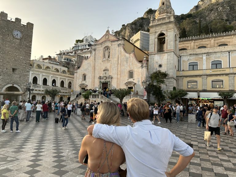 America “regina” del turismo a Taormina. La top 11 dei mercati