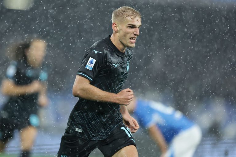 La Lazio espugna Napoli, 0-1 con rete di Isaksen La Lazio espugna Napoli, 0-1 con rete di Isaksen