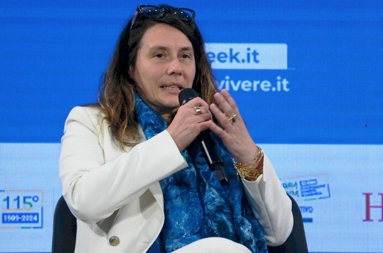 Locatelli: “30 milioni di euro per sostenere caregiver familiari”