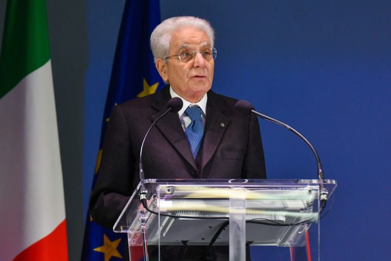 Mattarella: “Carter ha perseguito con coraggio la strada della pace”
