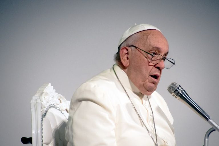 Papa: “Cessi il fuoco su fronti di guerra, quanta crudeltà a Gaza”