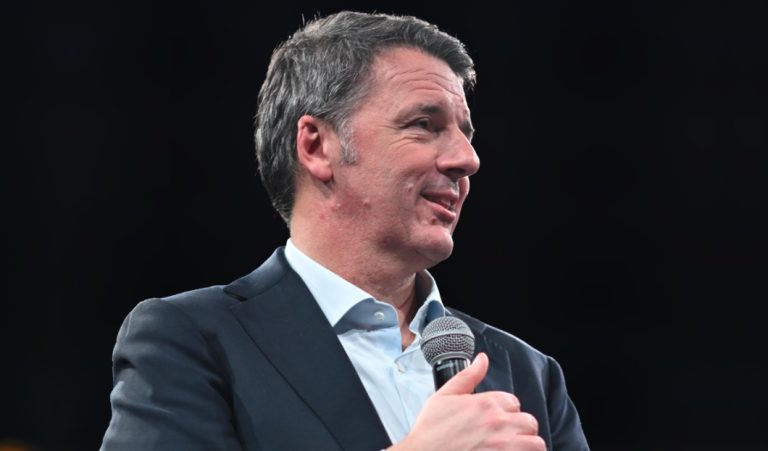 Renzi: “Destra illiberale, gesto gravissimo di La Russa”