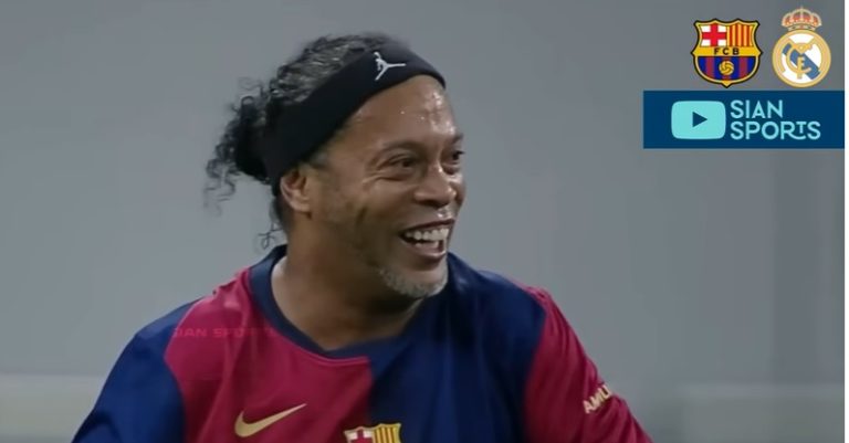 Ronaldinho torna a 44 anni e dà spettacolo