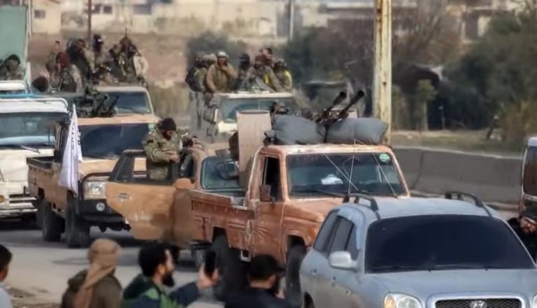 Siria: i ribelli conquistano Damasco, mistero sulla fuga di Assad