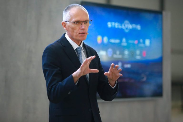 Stellantis, si dimette l’Ad Carlos Tavares