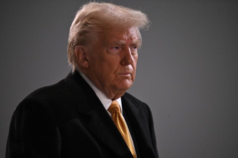 Ucraina, Trump: “Zelesky vorrebbe l’accordo, fermare questa follia”